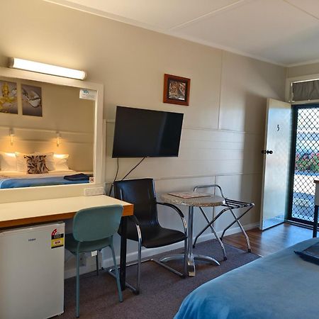 Donald Riverside Motel エクステリア 写真