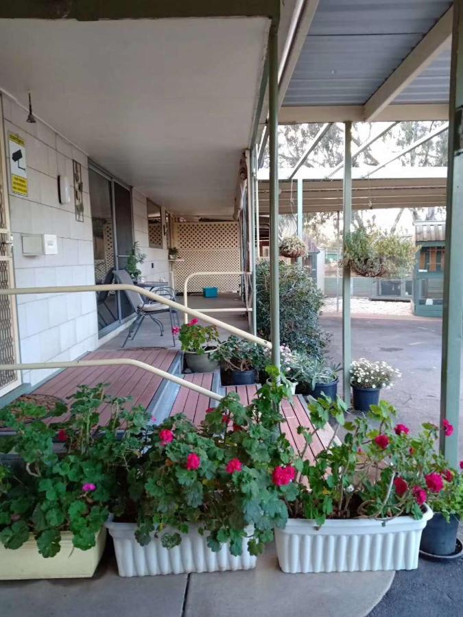 Donald Riverside Motel エクステリア 写真