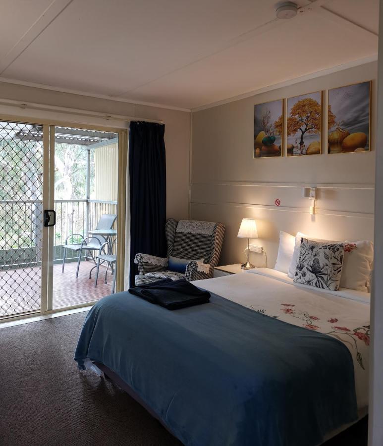 Donald Riverside Motel エクステリア 写真