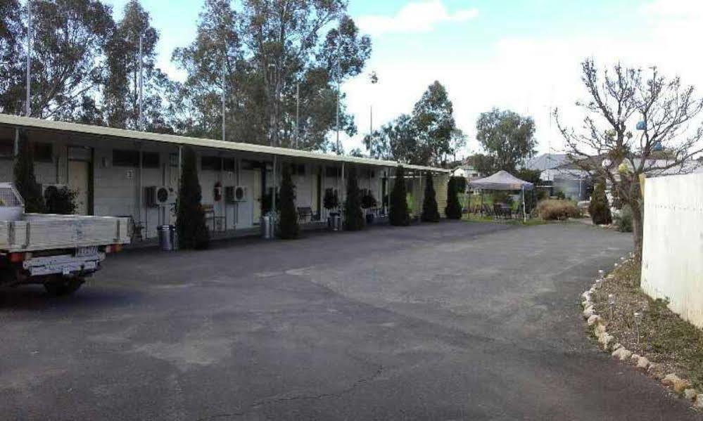 Donald Riverside Motel エクステリア 写真